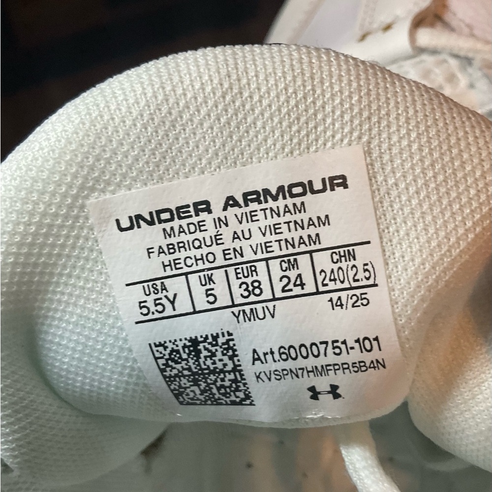 Under Armour Curry Youth Basketball Shoes White Gold Size 5.5Y EUC - Picture 8 of 8